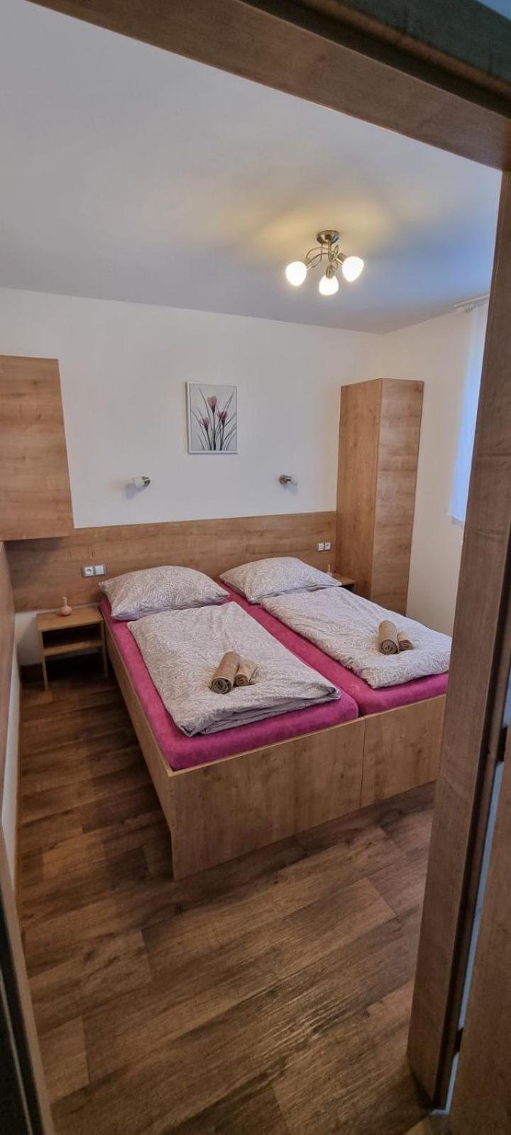 Milovice  Apartmany Moravia מראה חיצוני תמונה